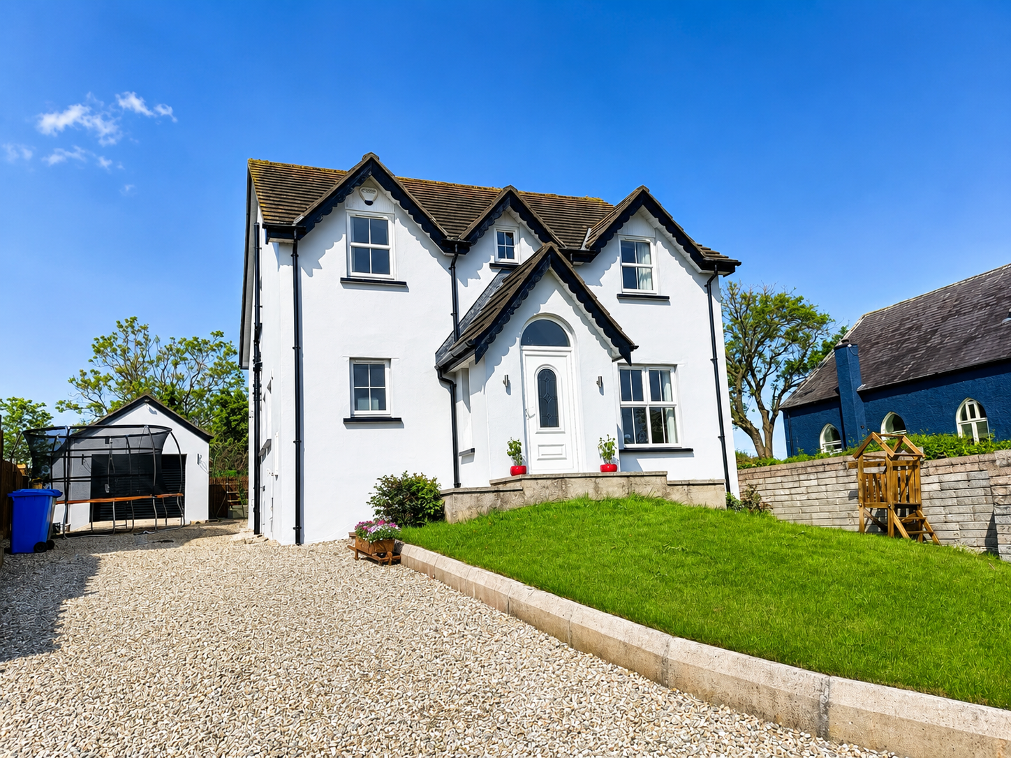 Exterior painted with Dulux Weathershield in Millisle